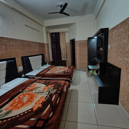 Aashirwad Hotel 카트라 외부 사진