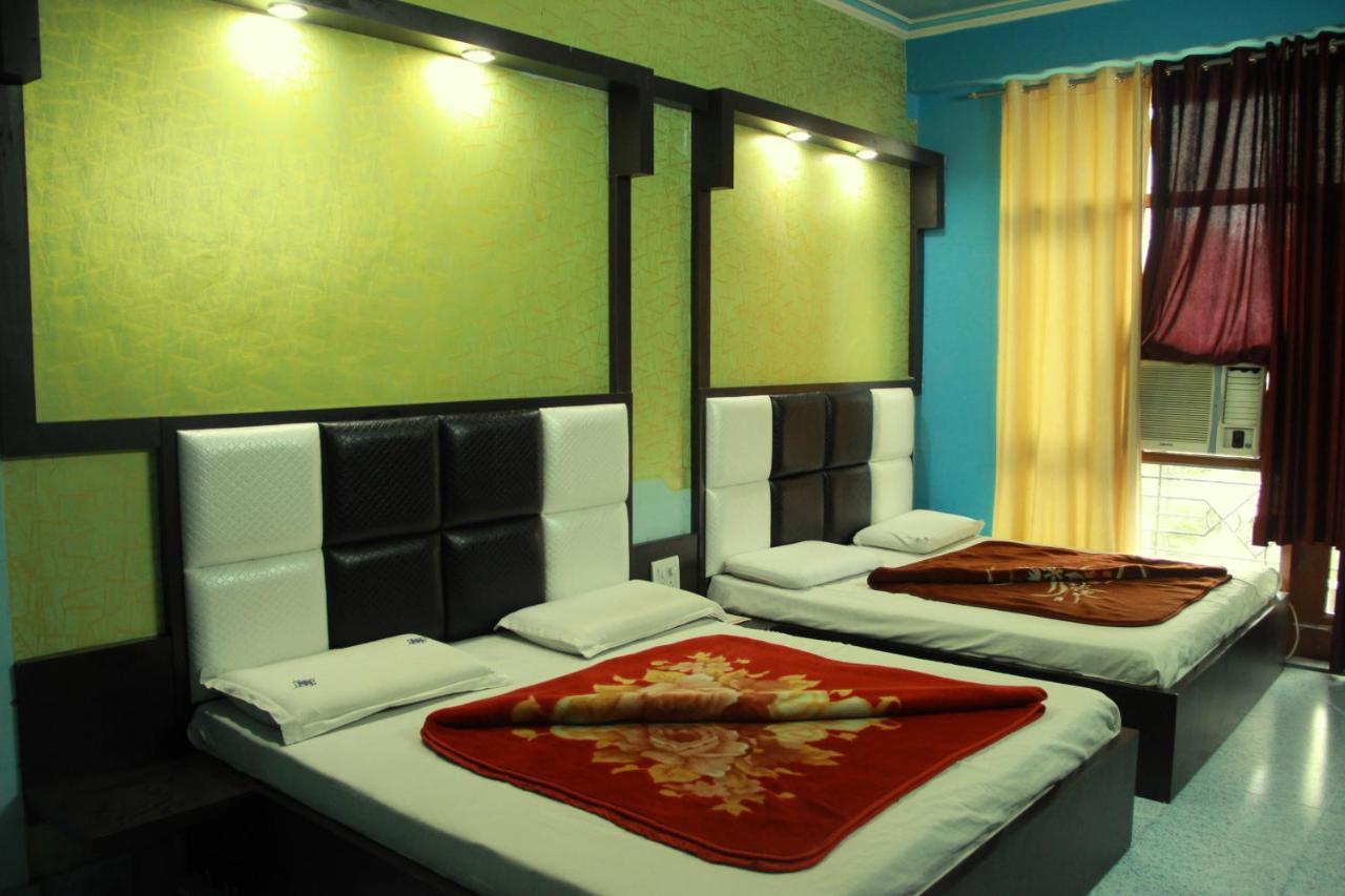 Aashirwad Hotel 카트라 외부 사진